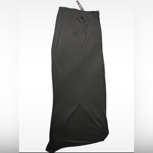 Absolutely it!! Women's Black Maxi Skirt with Front Slit -size 1X- NWT